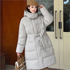 {{photo.Alt || photo.Description || 'Cute Woman Пуховик-пальто с капюшоном  016-26110'}}
