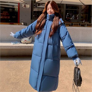 {{photo.Alt || photo.Description || 'Cute Woman Пуховик-пальто с капюшоном  025-A08'}}