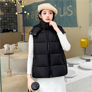 {{photo.Alt || photo.Description || 'Cute Woman Жилет с капюшоном  016-2603'}}