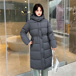 {{photo.Alt || photo.Description || 'Cute Woman Пуховик-пальто с капюшоном  016-2683'}}