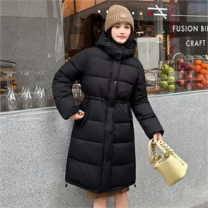 {{photo.Alt || photo.Description || 'Cute Woman Пуховик-пальто с капюшоном  016-2683'}}