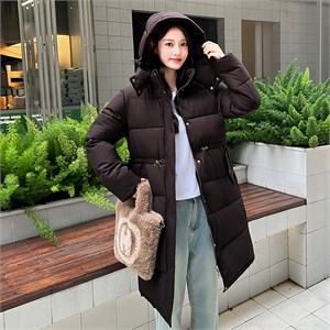 {{photo.Alt || photo.Description || 'Cute Woman Пуховик-пальто с капюшоном  016-2683'}}