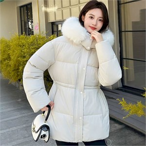 {{photo.Alt || photo.Description || 'Cute Woman Куртка с капюшоном  016-26116'}}