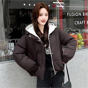 {{photo.Alt || photo.Description || 'Cute Woman Куртка двусторонняя с капюшоном  016-2665'}}