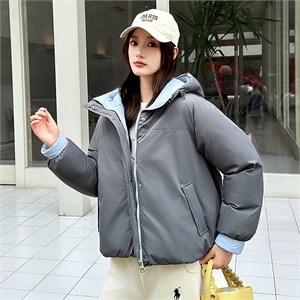 {{photo.Alt || photo.Description || 'Cute Woman Куртка двусторонняя с капюшоном  016-2665'}}