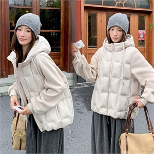 {{photo.Alt || photo.Description || 'Cute Woman Куртка с капюшоном  001-B16'}}