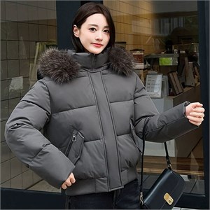 {{photo.Alt || photo.Description || 'Cute Woman Куртка с капюшоном  016-2687'}}